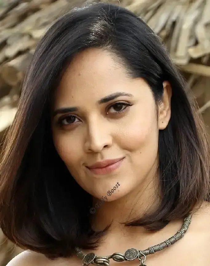 INDIAN ACTRESS ANASUYA BEAUTIFUL LONG HAIR FACE CLOSEUP 6